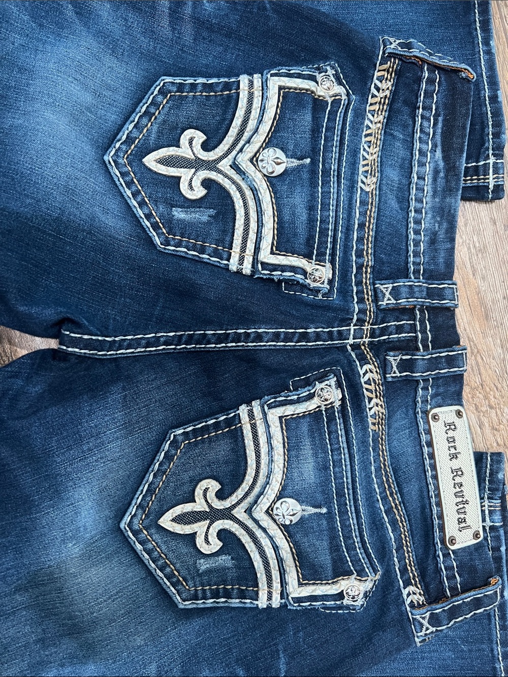 Rock Revival Women's Capri Jeans - Picture 6 of 7